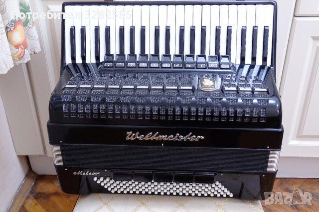Акордеон Велтмайстер Метеор 120 баса, снимка 2 - Акордеони - 36650092