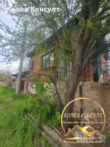 Двуетажна къща село Искра,Първомай, снимка 2 - Къщи - 54218051