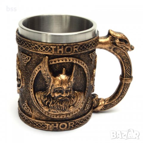 Код 95614 Стилна чаша от полирезин и метал с релефни декорации - герой и надписи, снимка 1 - Чаши - 37034280