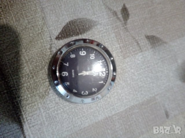 TCM кварцов часовник
