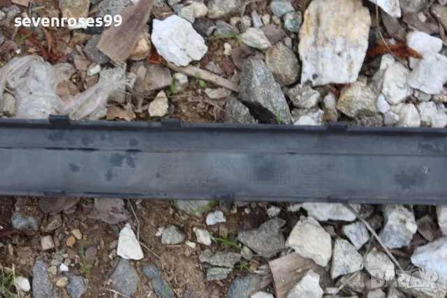 Лайсна централна предна броня Фолксваген Шаран 2002 VW Sharan, снимка 6 - Части - 47530900