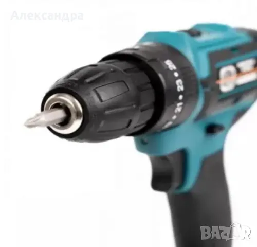 Акумулаторен винтоверт с две батерии и аксесоари, снимка 2 - Винтоверти - 49049220