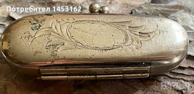 Стара антикварна метална кутийка