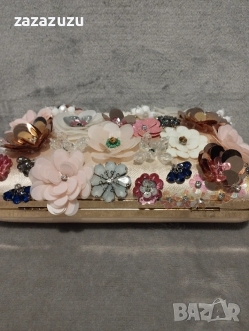 ЕЛЕГАНТНА ДАМСКА ЧАНТИЧКА  - сатен и декоративни цветя , снимка 5 - Чанти - 53087372