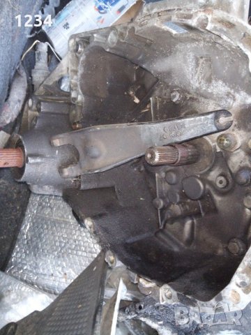 Скоростна кутия за Рено16 бензин, снимка 2 - Части - 31606616