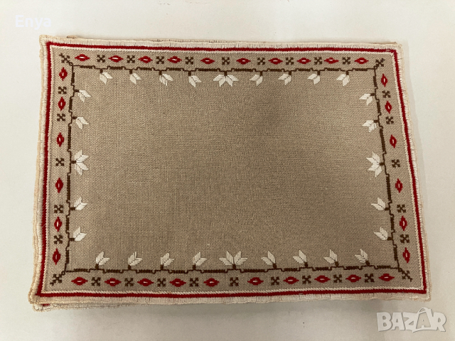 Салфетки за сервиране, снимка 2 - Покривки за маси - 44713006