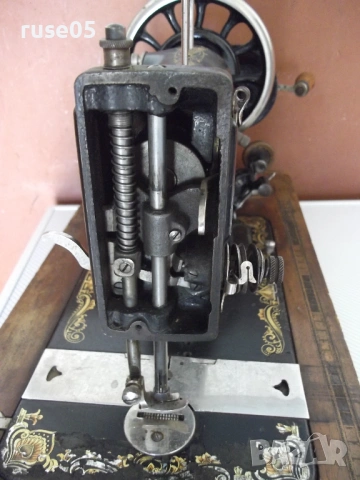 Шевна машина "Helvetia" ръчна стара работеща, снимка 17 - Други ценни предмети - 54314153
