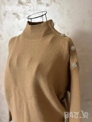 Дамски пуловер с много красиви копчета , снимка 4 - Блузи с дълъг ръкав и пуловери - 52746016