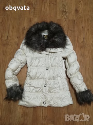 Дамско бяло яке с пухкава яка и ръкави С/М