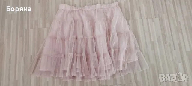 Розова тюлена пола