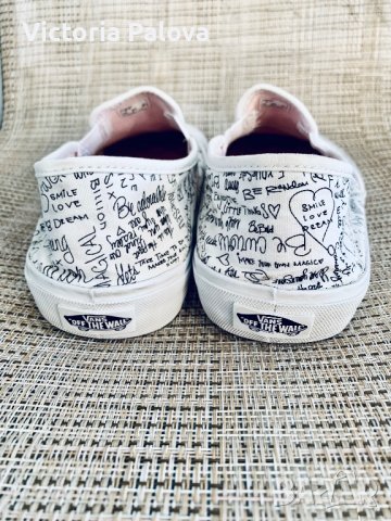 Скъпи маркови гуменки(slip-on) VANS, снимка 3 - Дамски ежедневни обувки - 37735810