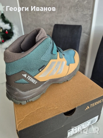 Обувки, маратонки с лепенки, снимка 5 - Маратонки - 52909943