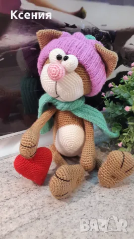 Подаръци за Св. Валентин. Плетена играчка Котка /Марсик/, Ръчно изработена, снимка 3 - Плюшени играчки - 48055111