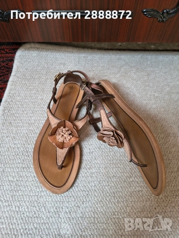 Продавам три чифта обувки, два от тях на ток. Цена за чифт 10 лв