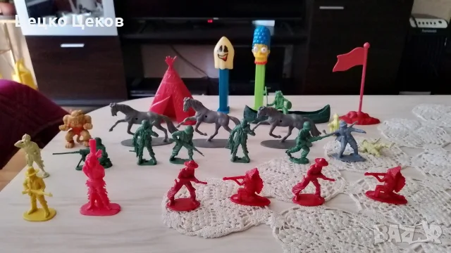 Пластмасови фигурки 