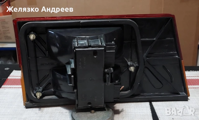 Фолксваген Пасат хечбек 81-88 десен стоп Hella, снимка 3 - Части - 53236095