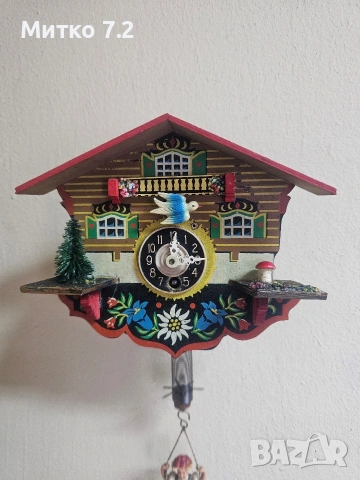 Стенен часовник тиролка, снимка 2 - Антикварни и старинни предмети - 53200199
