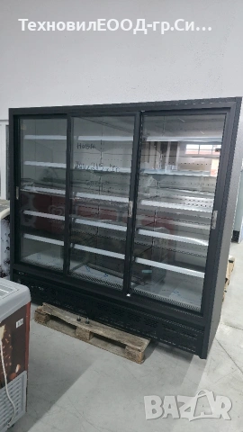 Крайстенна хладилна витрина 215см 