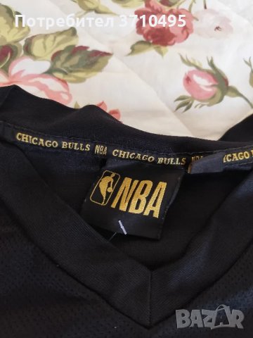 Продавам блуза на CHICAGO BULLS, снимка 3 - Блузи - 49103882