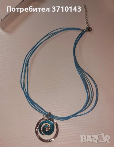 Красиво ръчно изработено колие