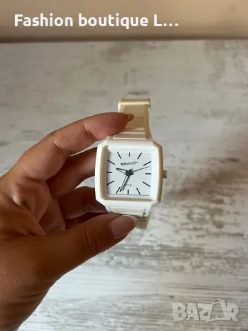 Бял часовник APPERTIFF с гумена каишка Stainless steel back и е Water resistant 100 metres , снимка 2 - Водоустойчиви - 56112595