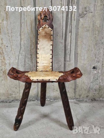 Ръчно изработено трикрако столче с фрезовани елементи, снимка 2 - Столове - 44392228
