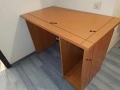 Работно бюро 110/60/77 см с отделение за компютър. В отлично състояние., снимка 1