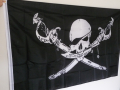 Пиратско знаме две саби и нож череп орнаменти абордаж флаг, снимка 2