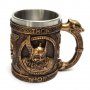 Код 95614 Стилна чаша от полирезин и метал с релефни декорации - герой и надписи, снимка 1