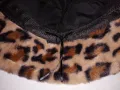 Дамска пухкава шапка с леопардов принт, снимка 5