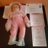 Колекционерска Порцеланова кукла Elizabeth Homecoming Kathy Barry-Hippensteel for Knowles 1989, снимка 6 - Колекции - 42621104