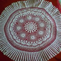 Кръгла покривка за маса, плетена на една кука, снимка 5 - Декорация за дома - 34961574
