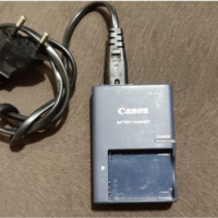 Зарядно Canon Battery charger CB-2LXE, снимка 1 - Батерии, зарядни - 36406536