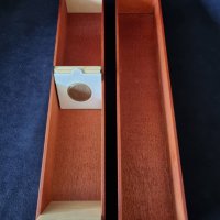 LINDNER - Дървена луксозна кутия за 50 квадратни капсули или 85 картончета, снимка 1 - Нумизматика и бонистика - 37828478