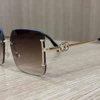 Слънчеви очила с кафеви стъкла и златна рамка, снимка 4 - Слънчеви и диоптрични очила - 44529878