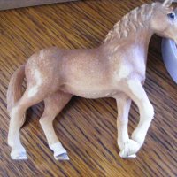 Ръчно рисувана фигурка Schleich на кобила , снимка 1 - Колекции - 39984522