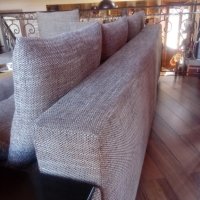 ъглов диван,табуретка и килим 200/290 см, снимка 2 - Дивани и мека мебел - 44489918