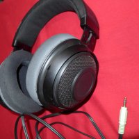Razer Kraken модифицирани слушалки с изключителен звук, снимка 2 - Слушалки и портативни колонки - 38291608