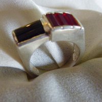 Стар западноевропейски сребърен пръстен с рубини и сапфири, снимка 9 - Пръстени - 35125013