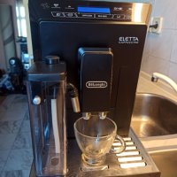 Кафеавтомат Делонги Елета за еспресо и капучино, работи отлично и прави хубаво кафе с каймак , снимка 4 - Кафемашини - 39035823