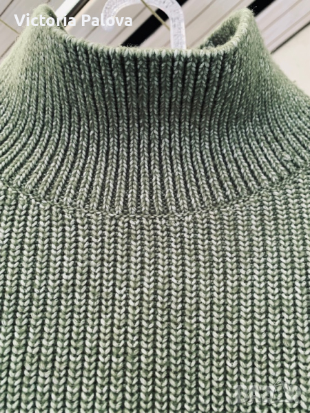 Разкошен пуловер кроп цвят olive , снимка 1