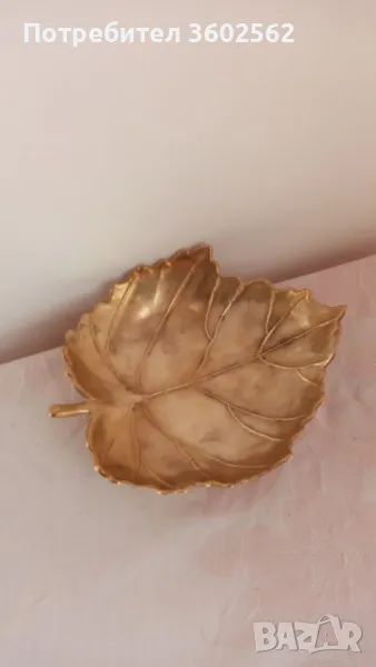 Витидж месингова купичка с форма налисто, снимка 1
