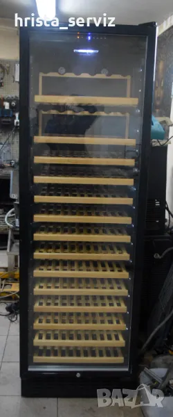 Хладилна витрина за вино, снимка 1