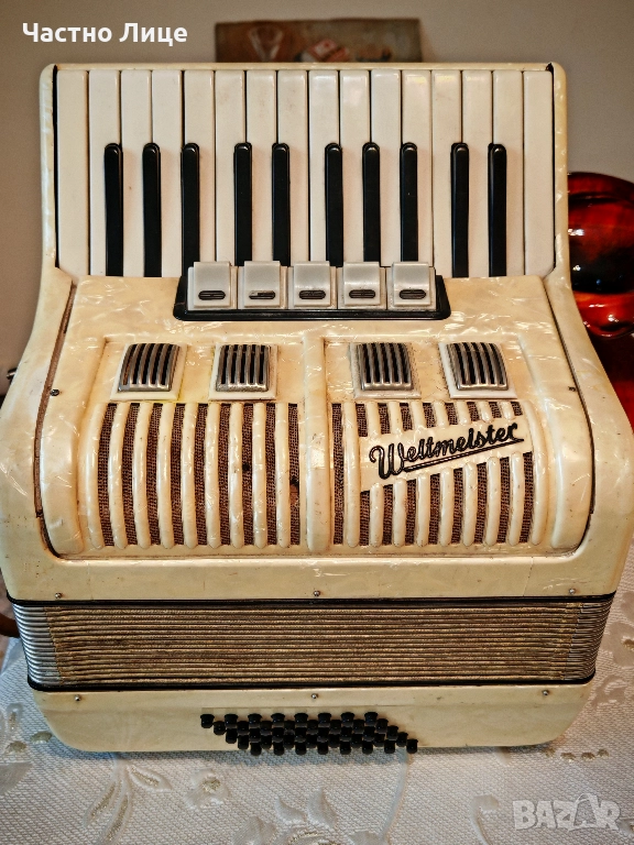 Прекрасен Немски Качествен Акордеон Weltmeister Велтмайстер 40 баса, снимка 1