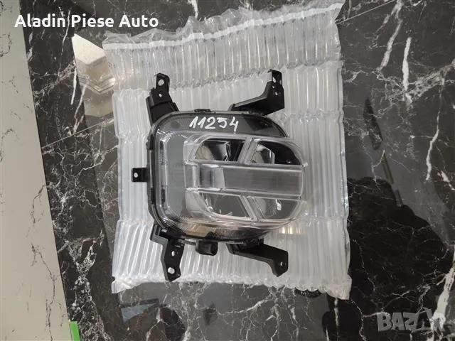 Десен фар Kia Sportage GT-Line година 2018 2019 2020 2021 код 92202-F1600. , снимка 1