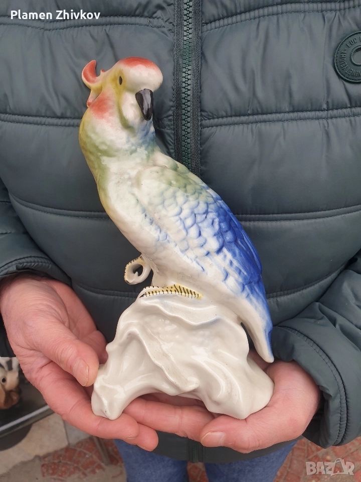 порцеланова птица - папагал на фабрика Изида, снимка 1
