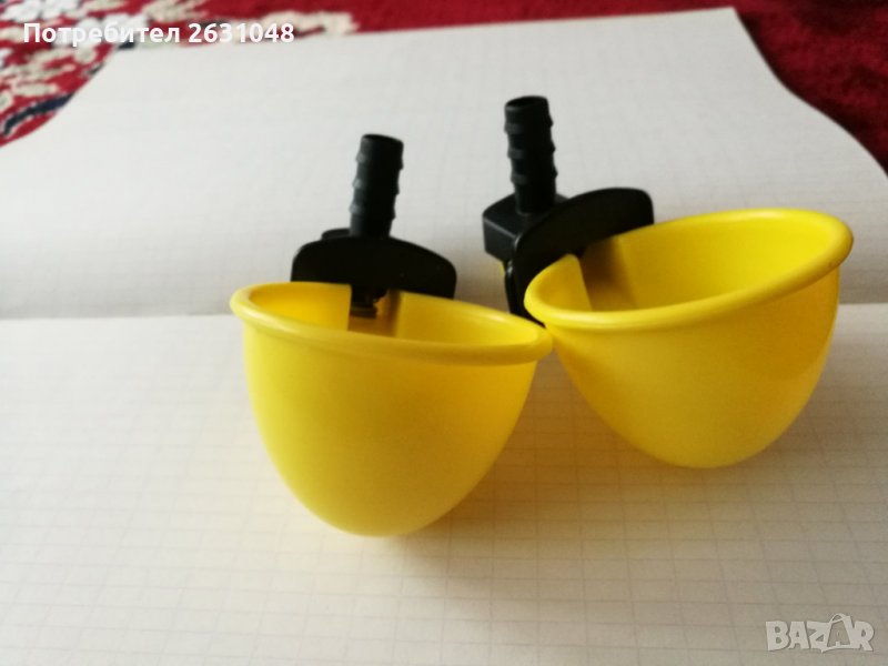 Автоматична Поилка за Птици малка за закрепване и изход за Маркуч, снимка 1