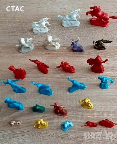 Малки фигурки от шоколадови яйца и войници от 80-90те години,Две малки слончета за здраве и късмет, снимка 5 - Декорация за дома - 51873329