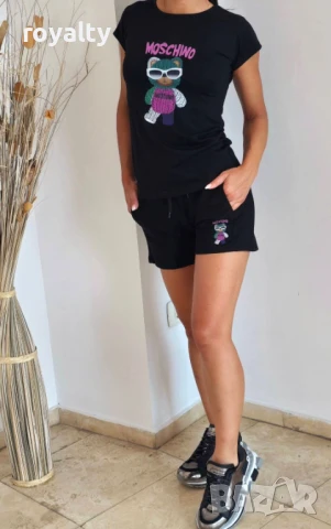  Moschino дамски екипи Различни цветове , снимка 2 - Спортни екипи - 51222127