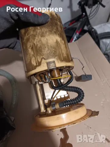 Помпа резервоар за Ауди А3 8Р , снимка 2 - Части - 48851015